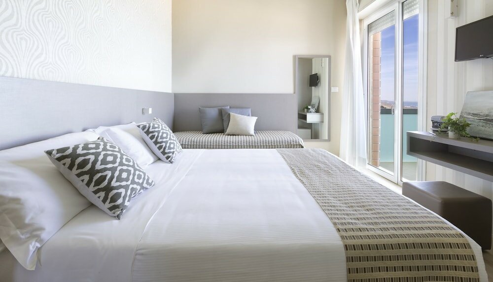 Фото Little Hotel