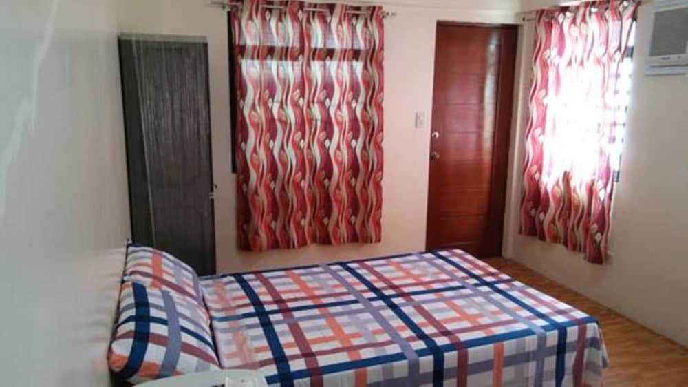 Фото Budget Studio Unit in Makati