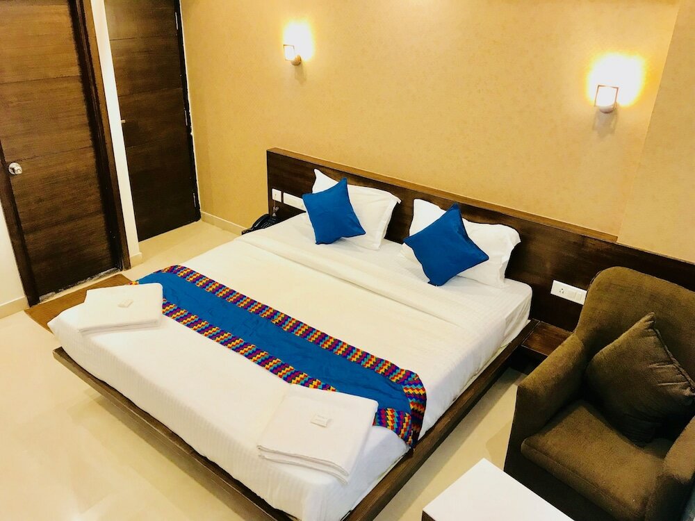 Фото Regalia Inn & Suites