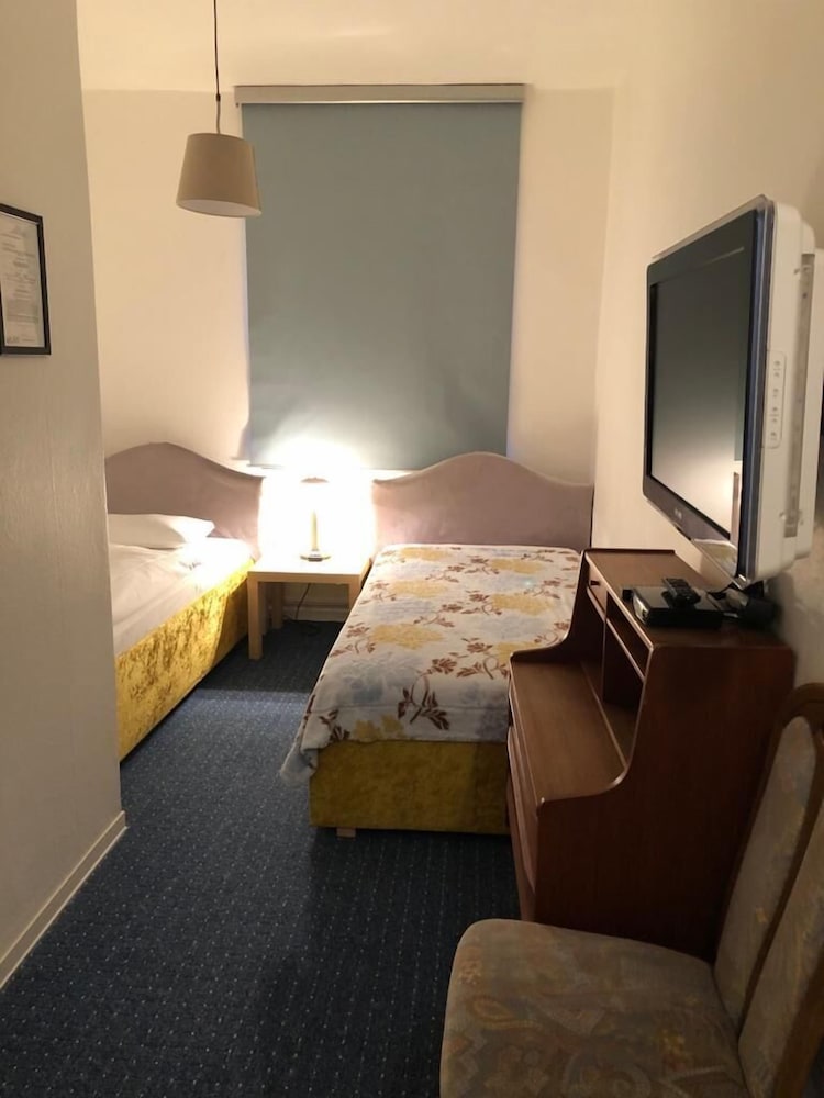 Фото Hotel zum Studio