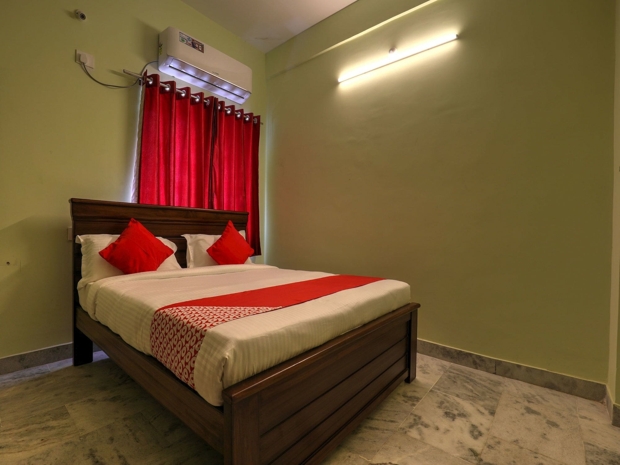 Фото Oyo 15168 Sucasa Homes