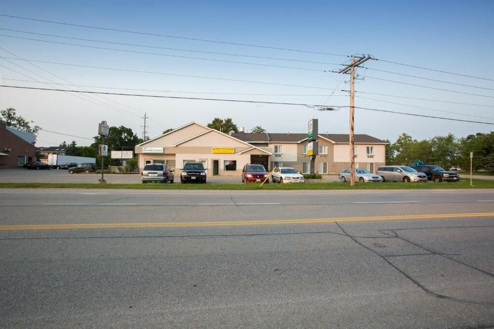 Фото The Village Inn