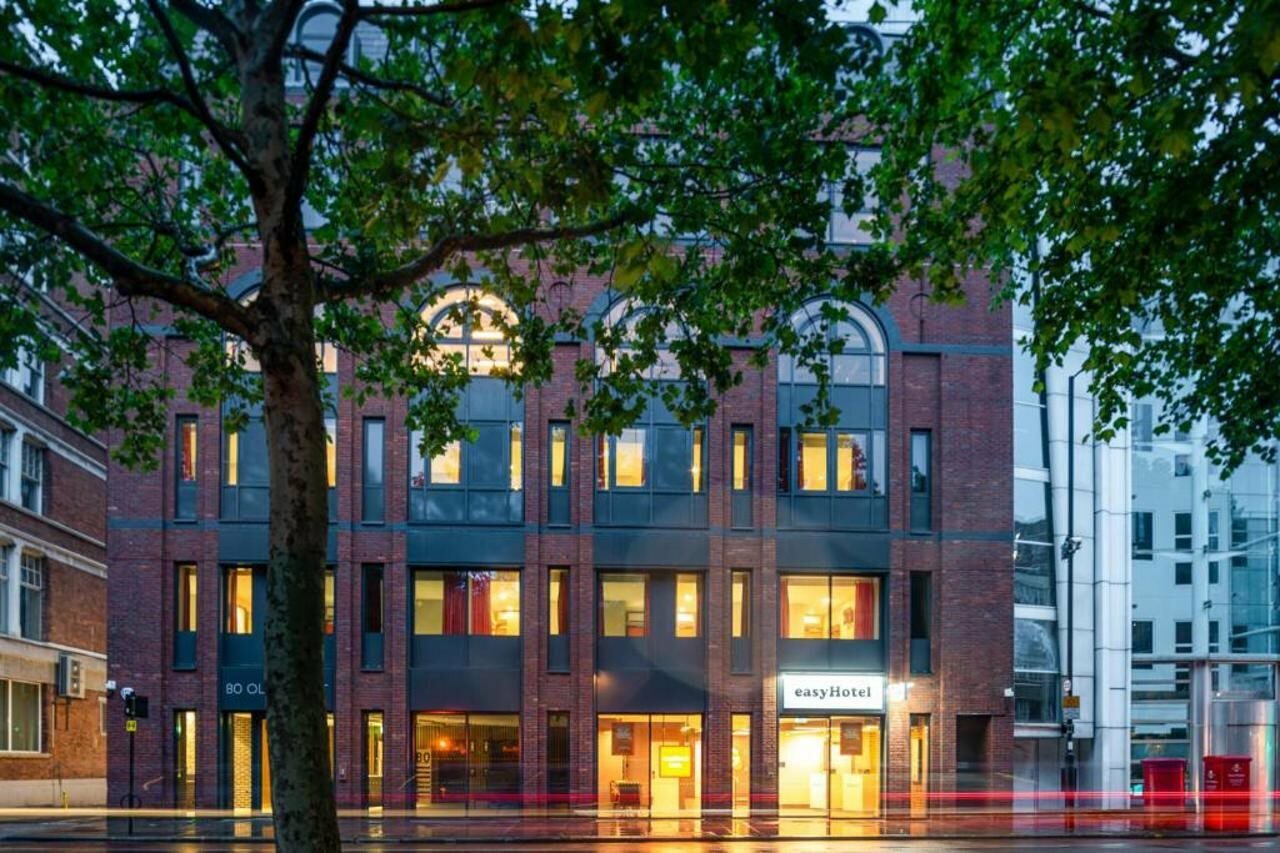 Фото EasyHotel London City Shoreditch