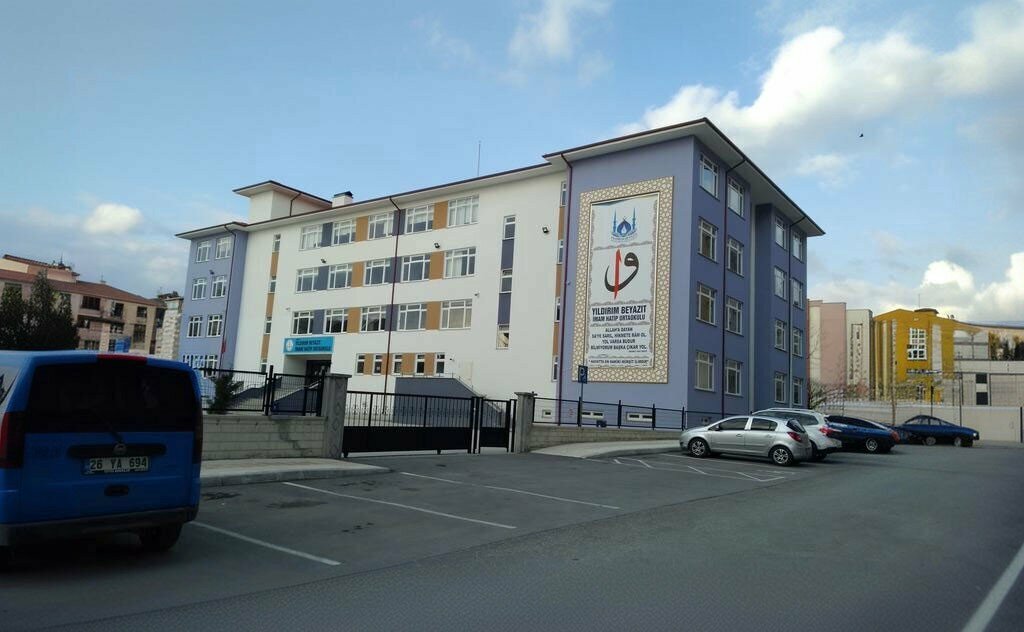 School Yildirim Beyazit Imam Hatip Secondary School, Corum, photo