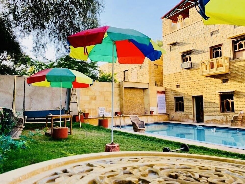 Фото отеля 2