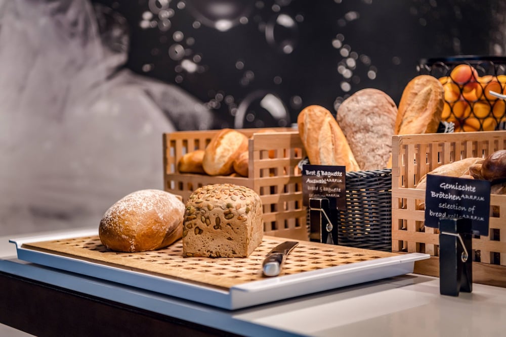 Фото Courtyard by Marriott Cologne