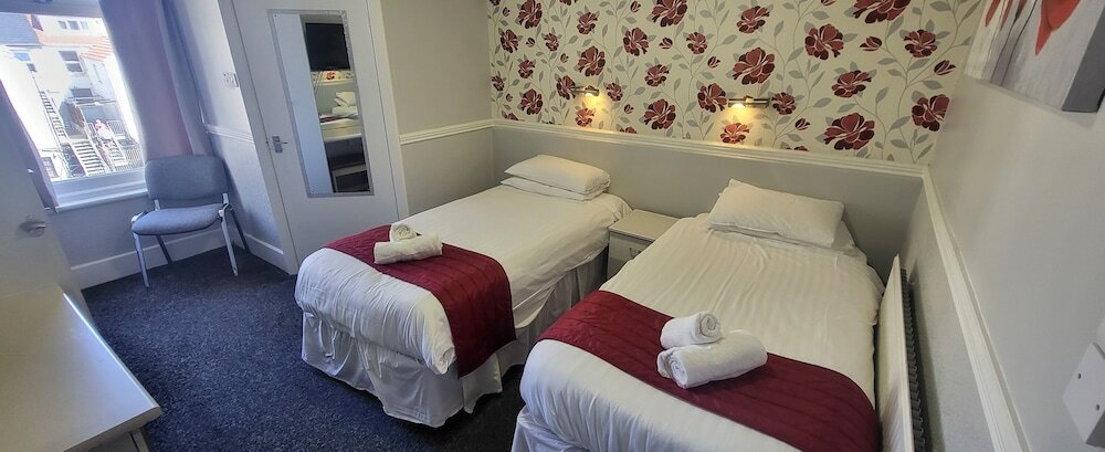 Фото The Blenheim Mount Hotel