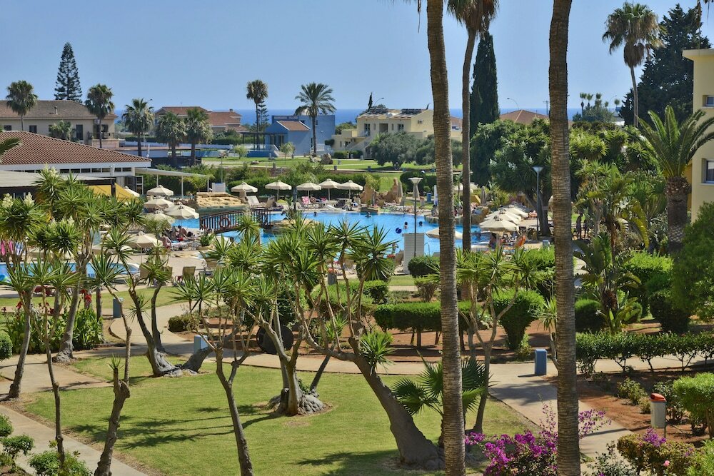 Фото Makronisos Holiday Village