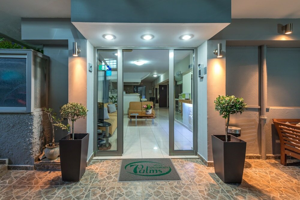 Фото 7 Palms Hotel Apartments