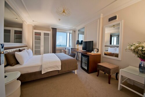 Гостиница North Point Hotel в Джанике