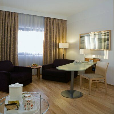 Гостиница Holiday Inn Helsinki - Vantaa Airport в Вантаа