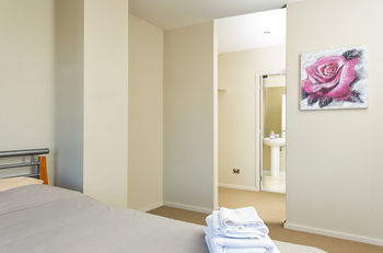 Фото Villa Two at Vailmont Queenstown