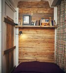 Каморка с Лежанкой у окна