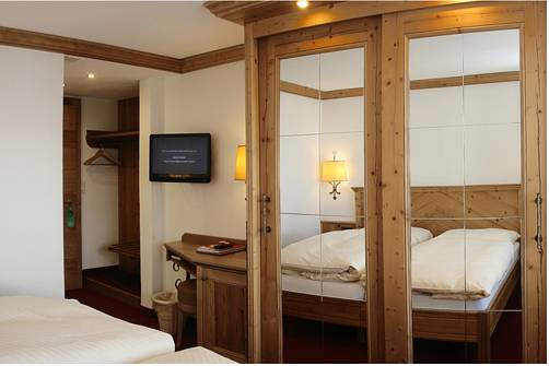 Фото Hotel Holiday