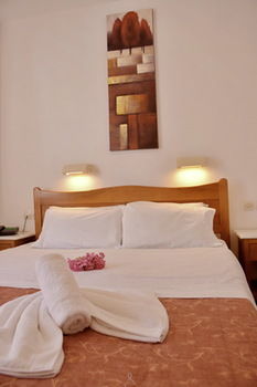 Фото Irini Apartments