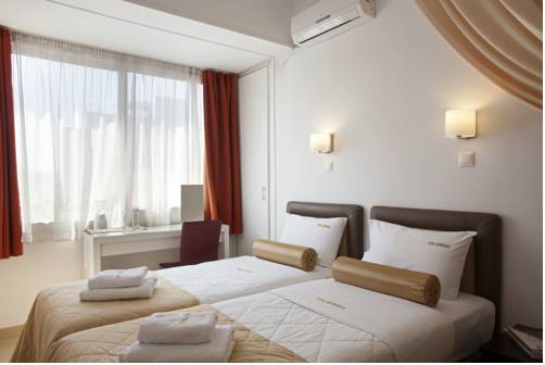 Фото Metropolis Hotel