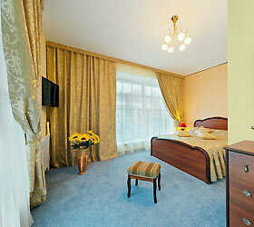Ukraina (Arsenalnaya Street, 4А), hotel