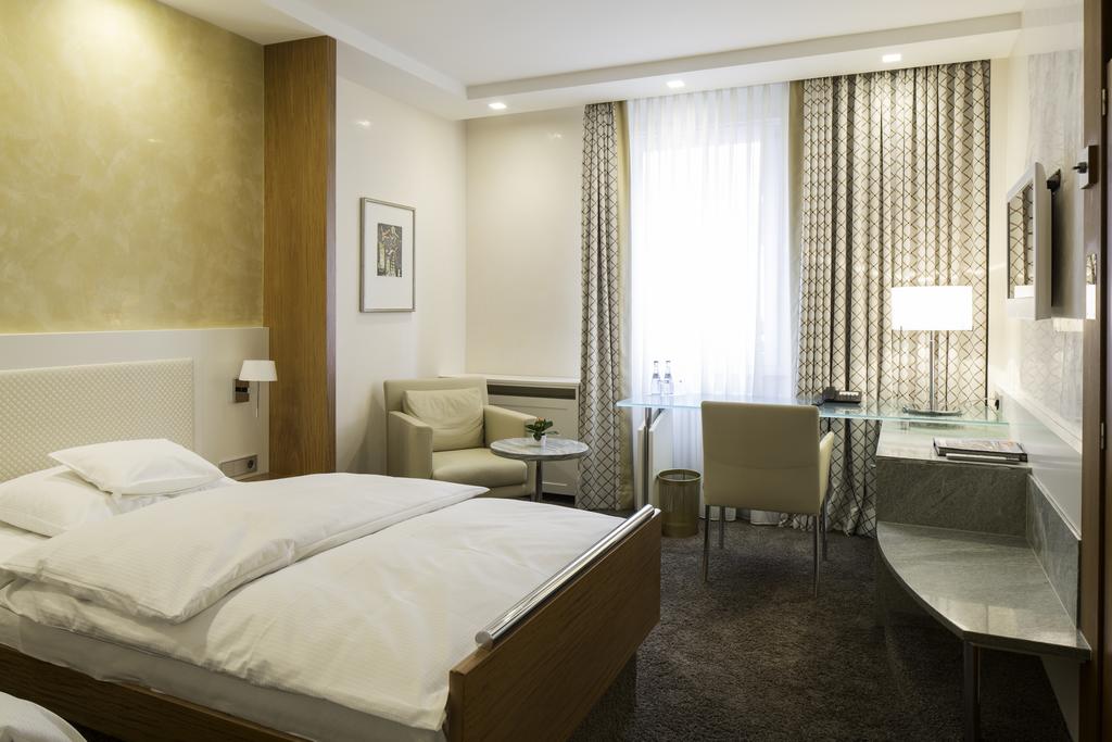 Фото Hotel Royal