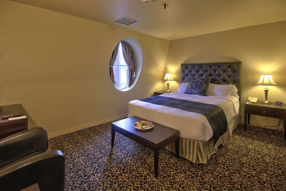 Фото Отель Clarendon