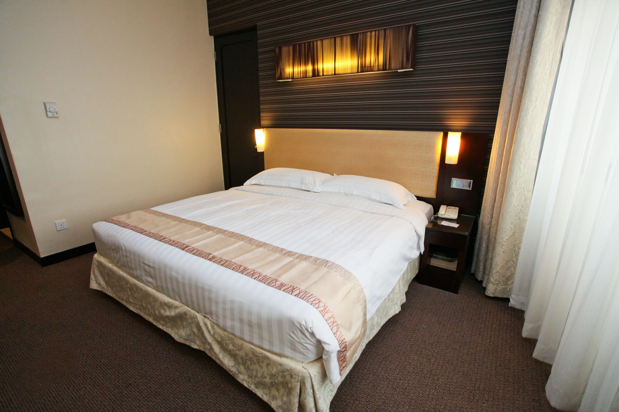 Фото Hotel Royal Queens