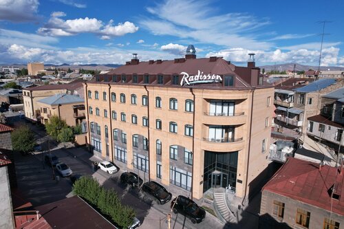 Внешний вид отеля Radisson Hotel & SPA Gyumri в Гюмрях, фото 3