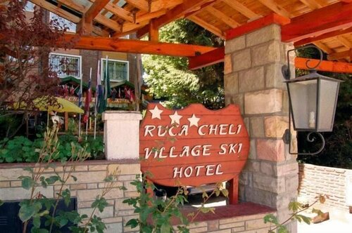 Гостиница Ruca Cheli Village Ski Hotel