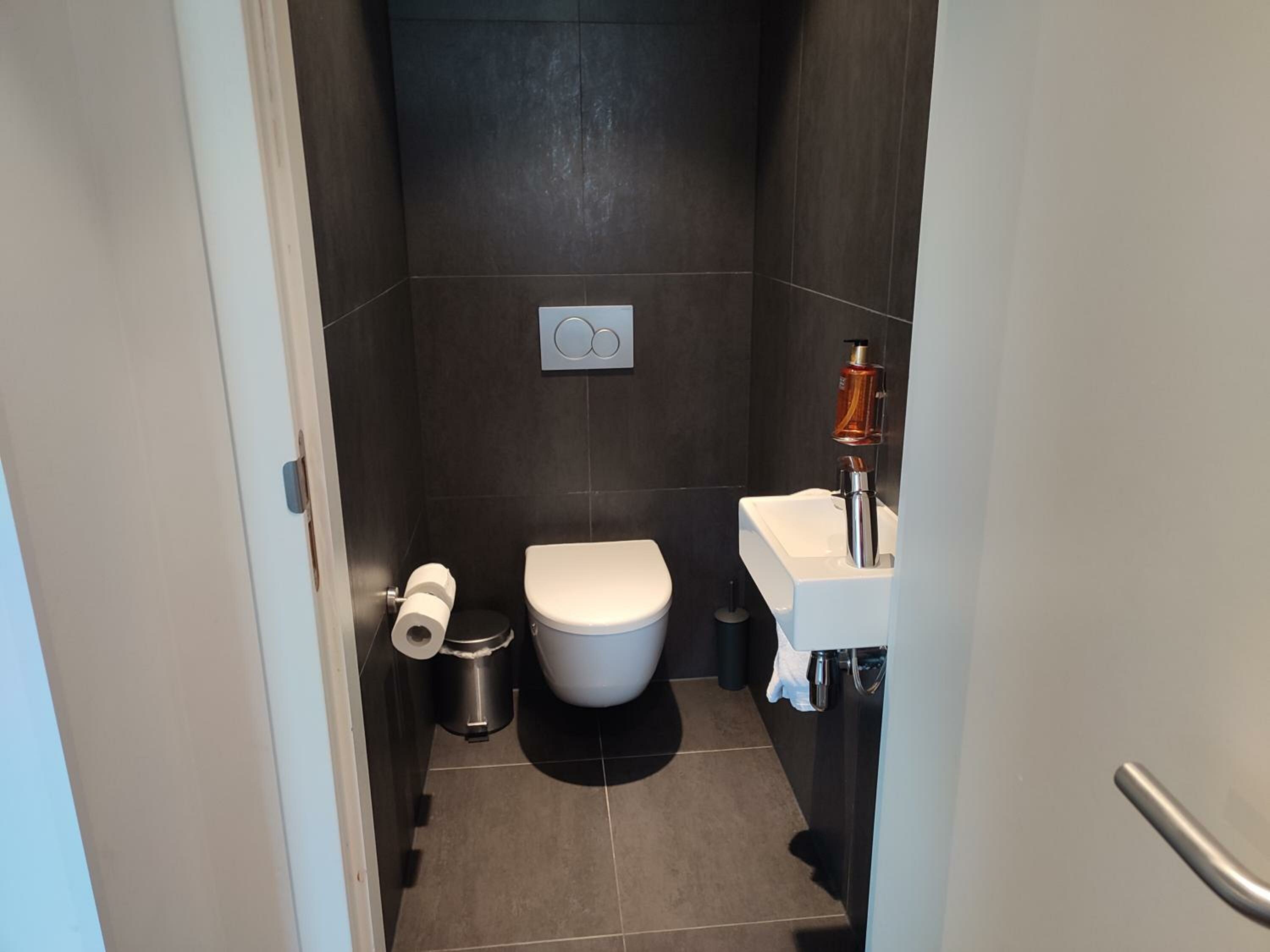 Фото B-aparthotel Kennedy