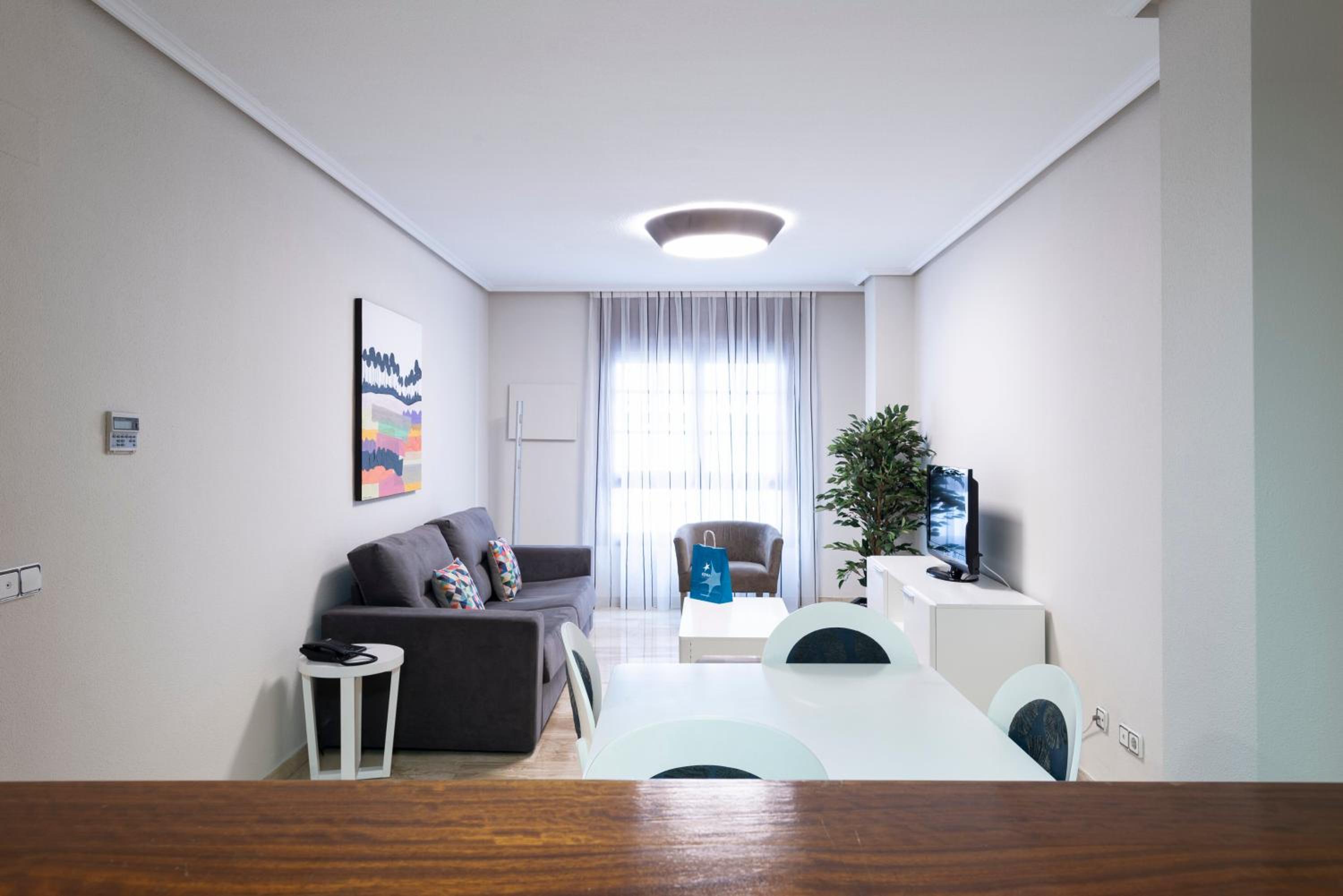 Фото Apartahotel Los Girasoles