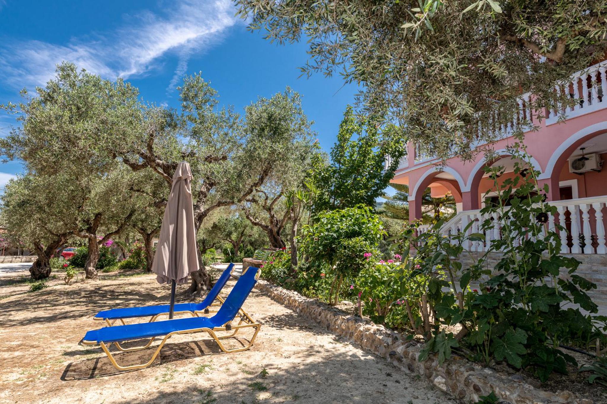 Фото Arazzo Apartments