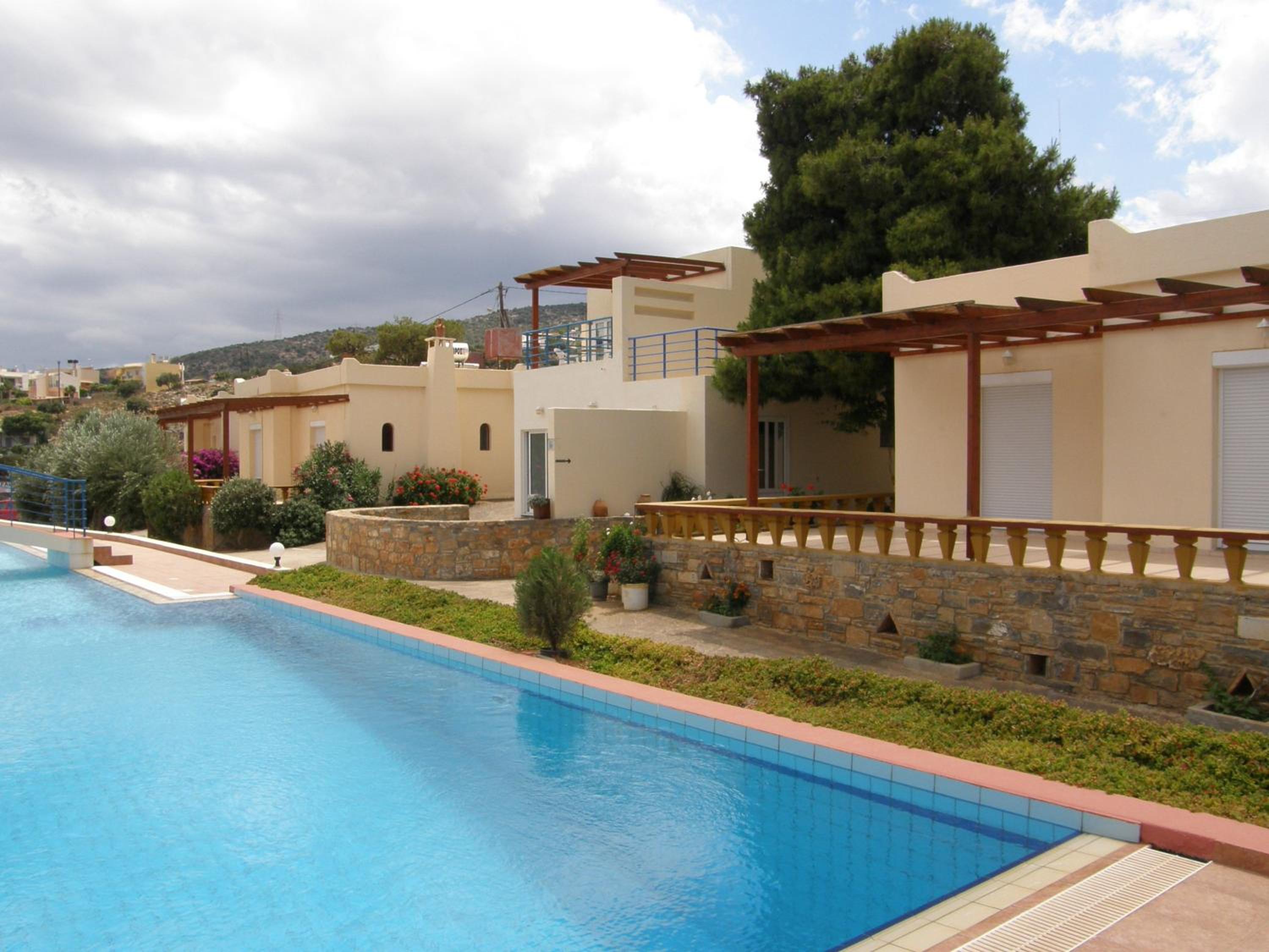 Фото Poppy Villas