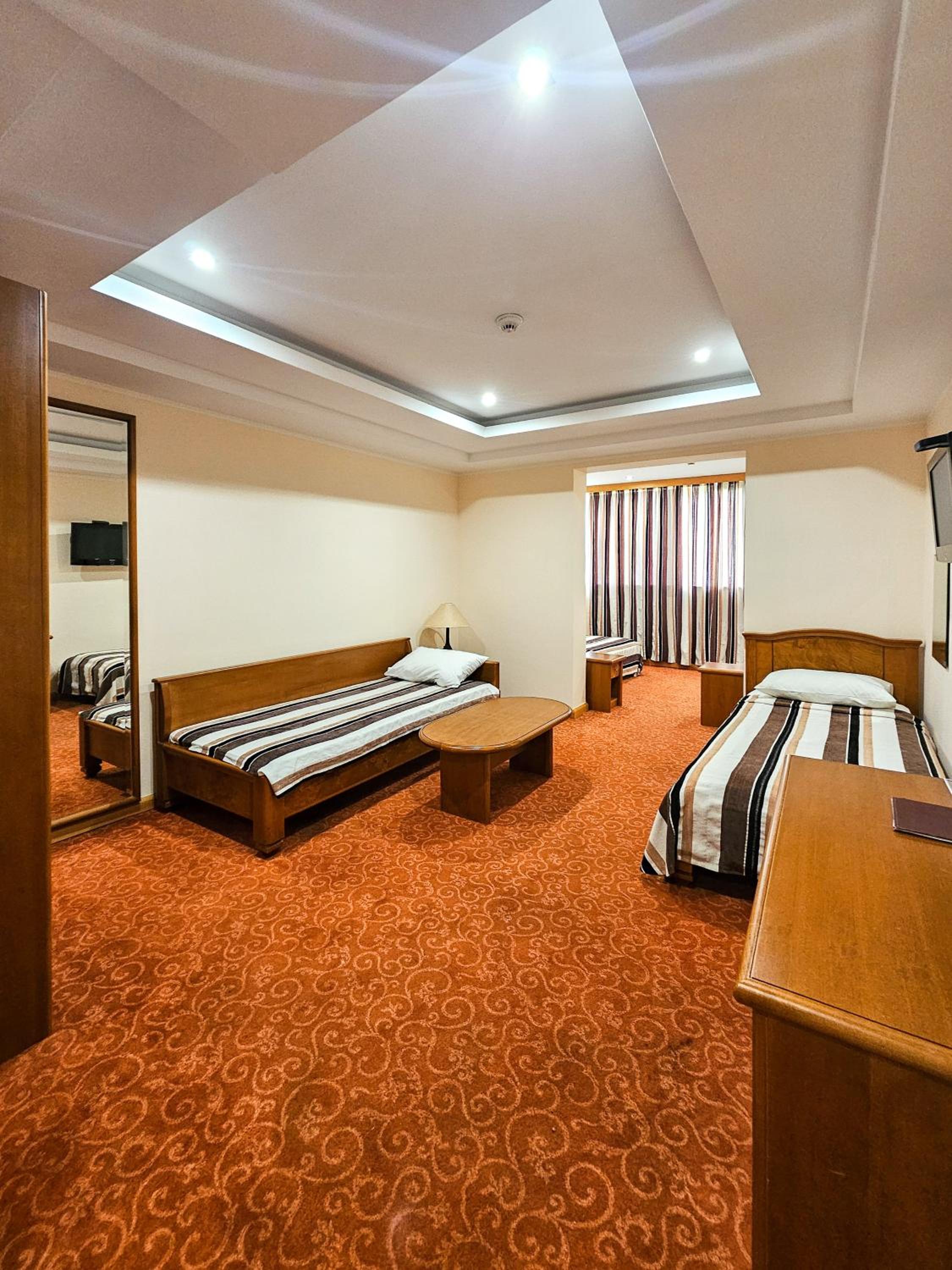 Фото Hotel BaMBiS