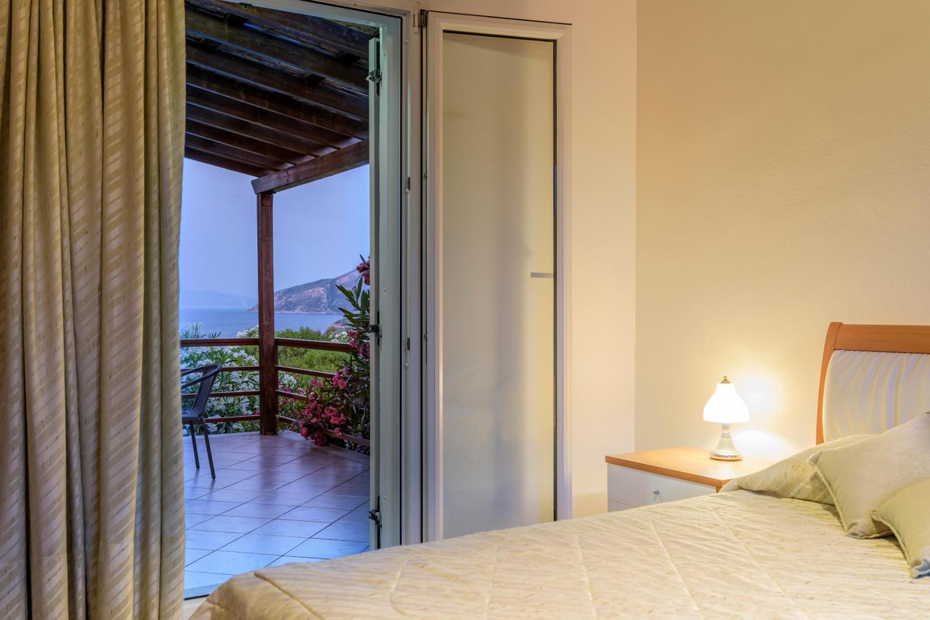 Фото Mouzakis Villas