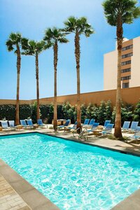 Гостиница Los Angeles Marriott Burbank Airport