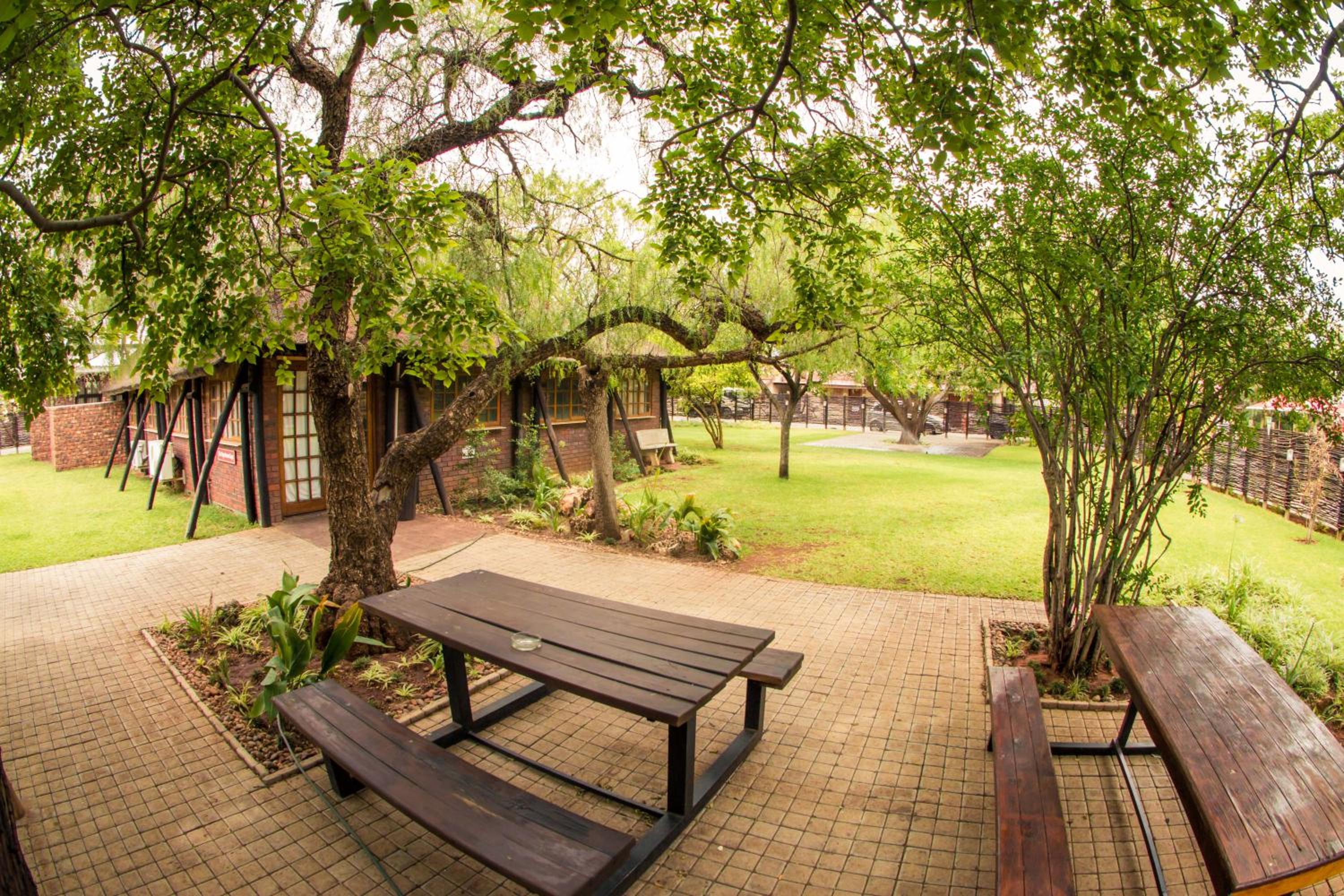 Фото отеля 2