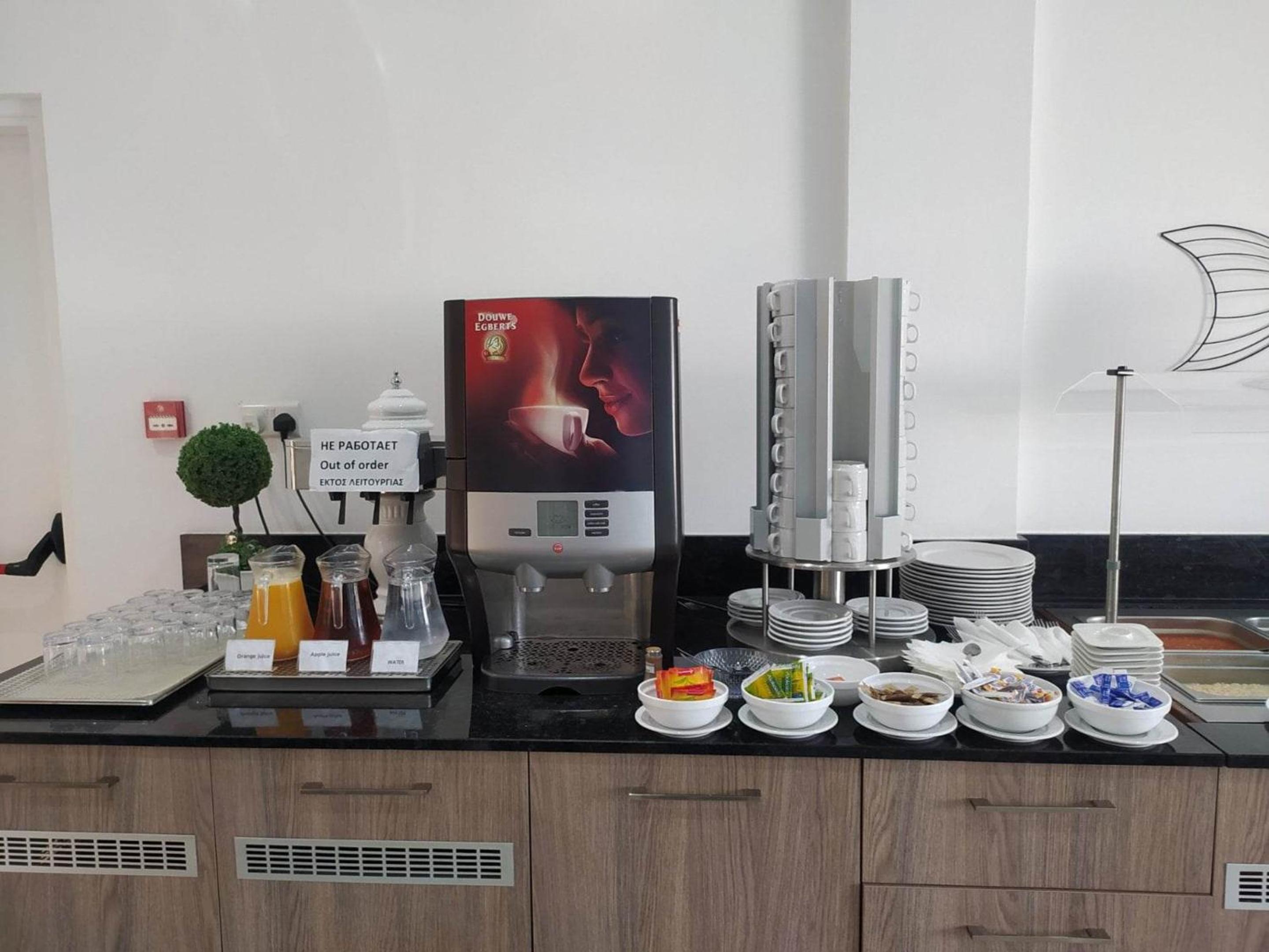 Фото Sunny Blue Hotel