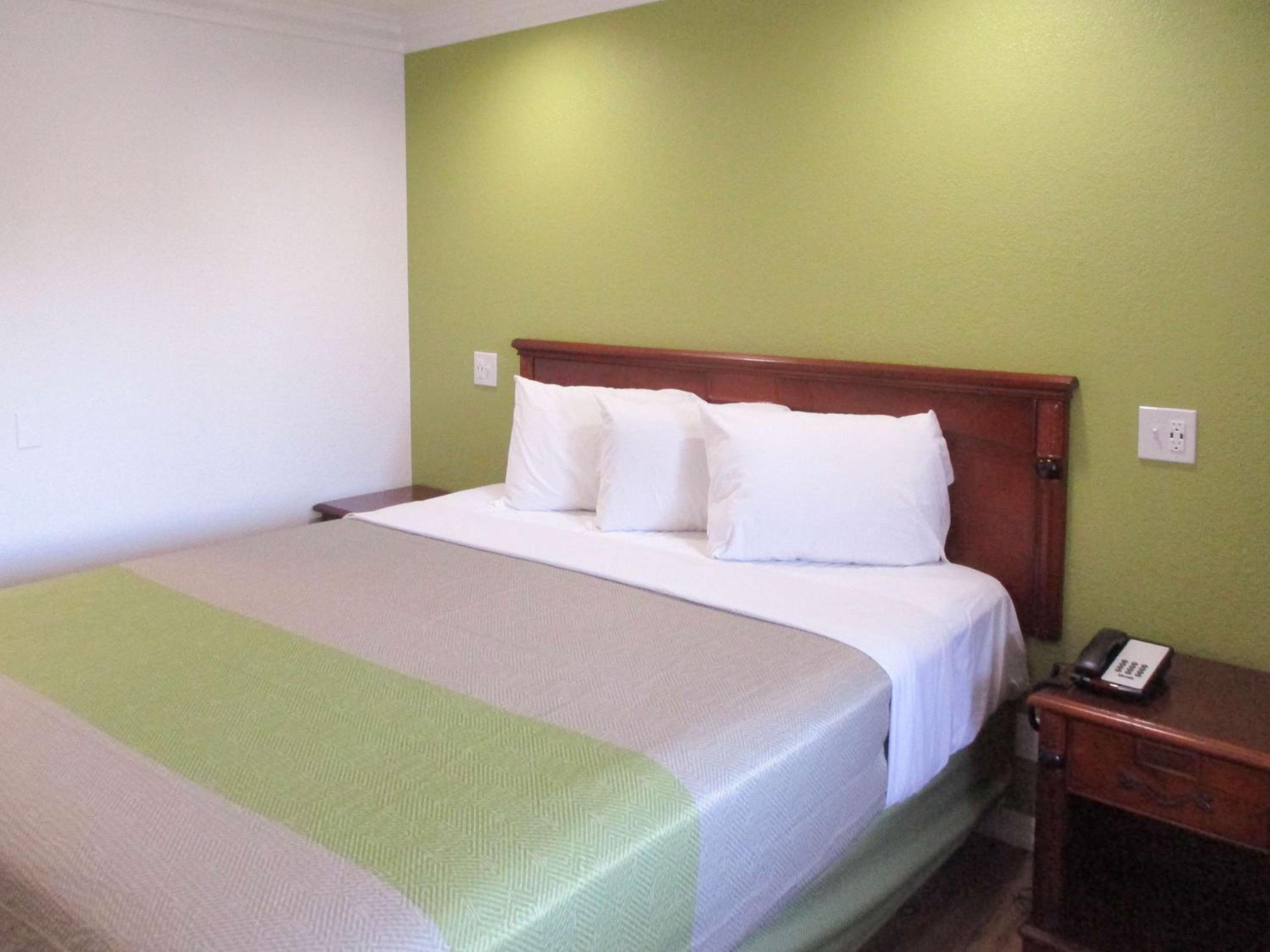 Фото Motel 6 Fresno, Ca