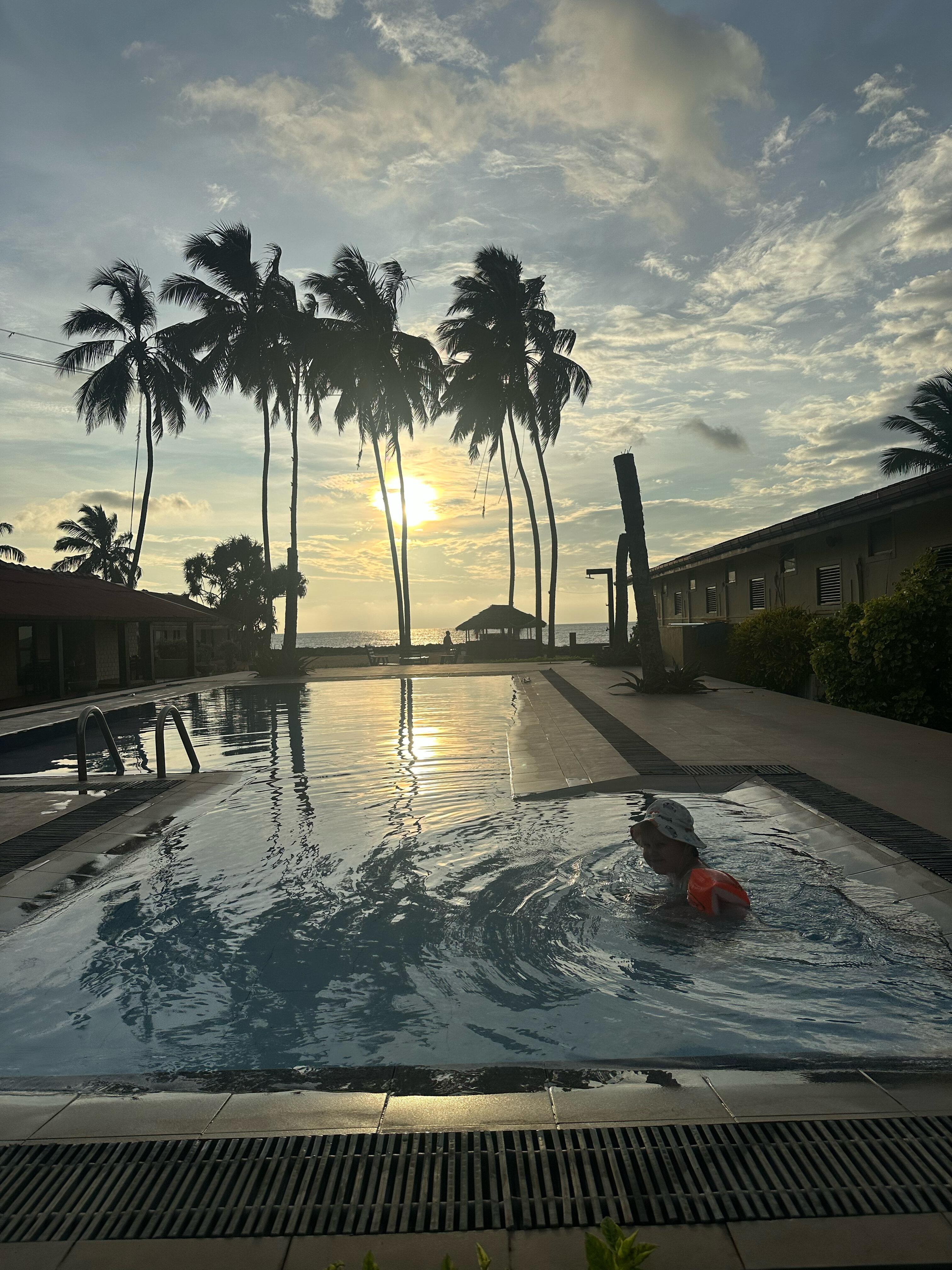 Фото Amagi Beach Hotel Marawila