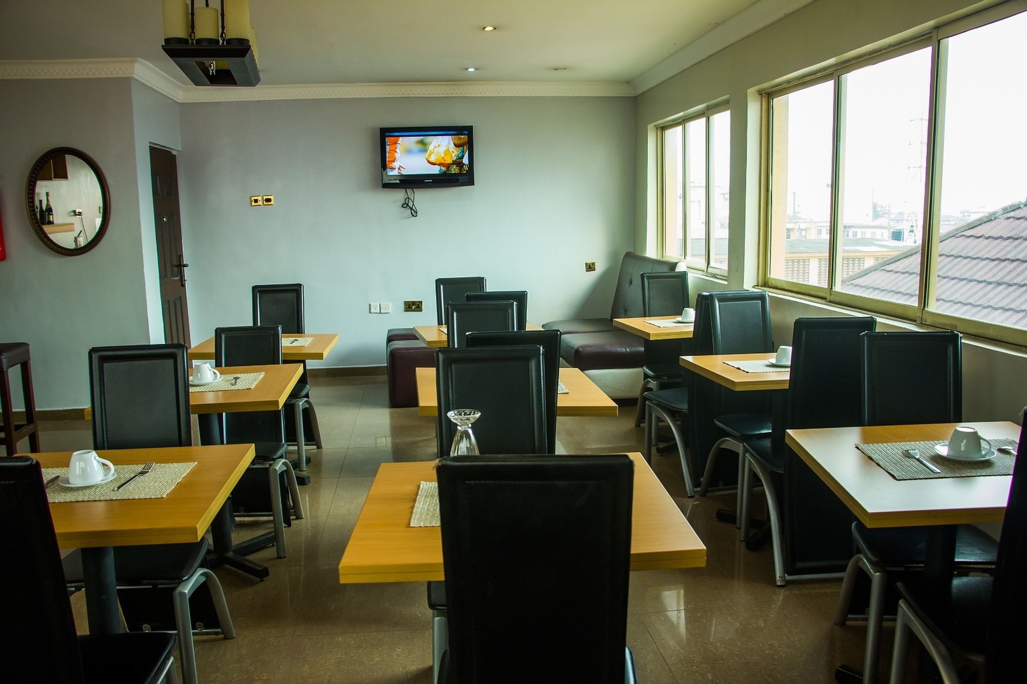 Фото Tivoli Residence & Bar