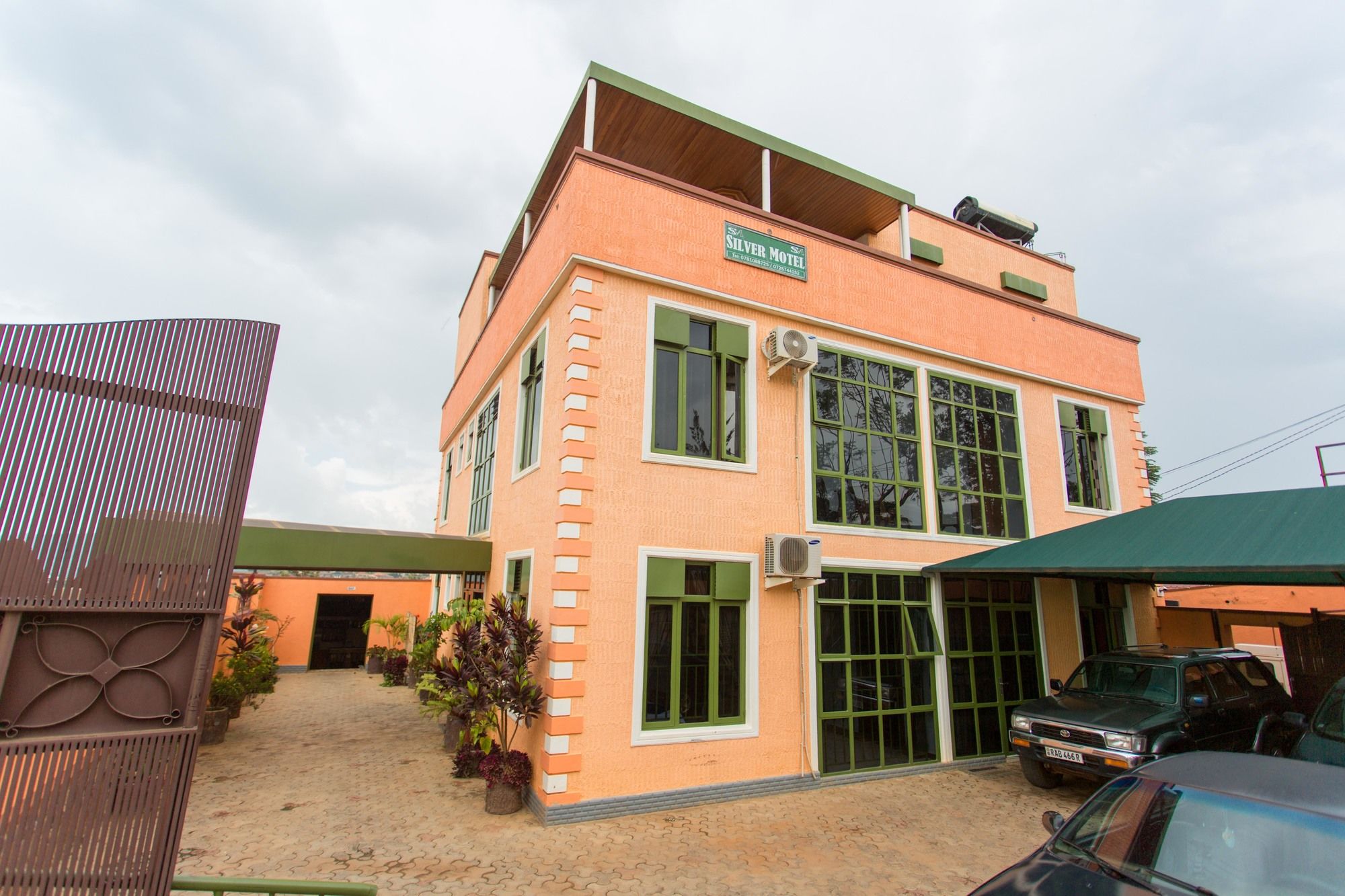 Фото отеля 1