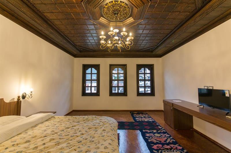 Фото Hotel Onufri