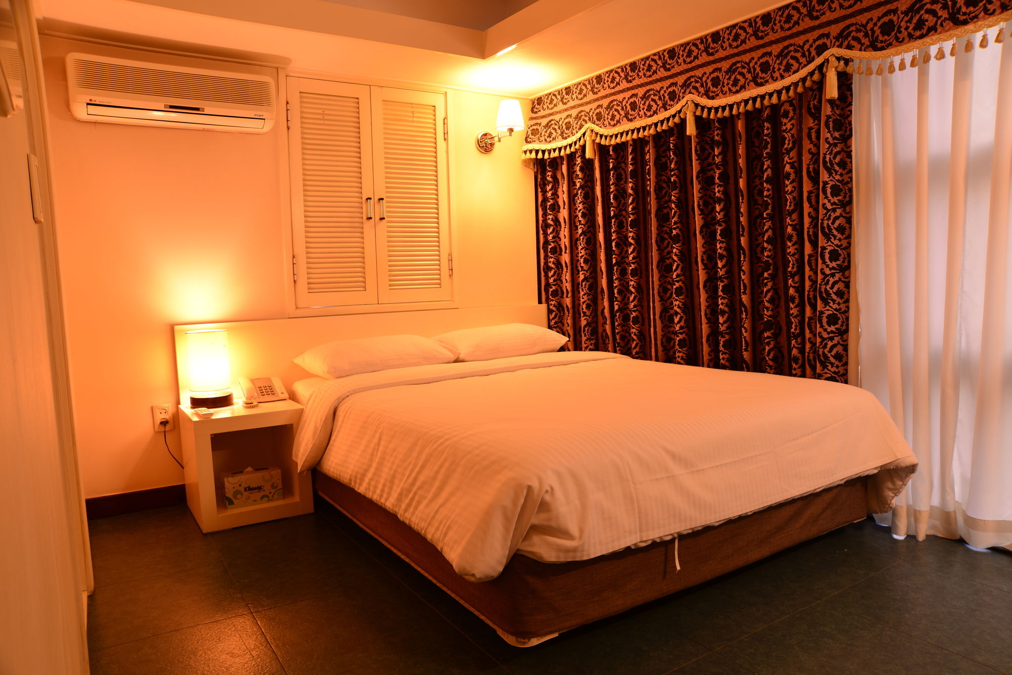 Фото New Korea Hotel