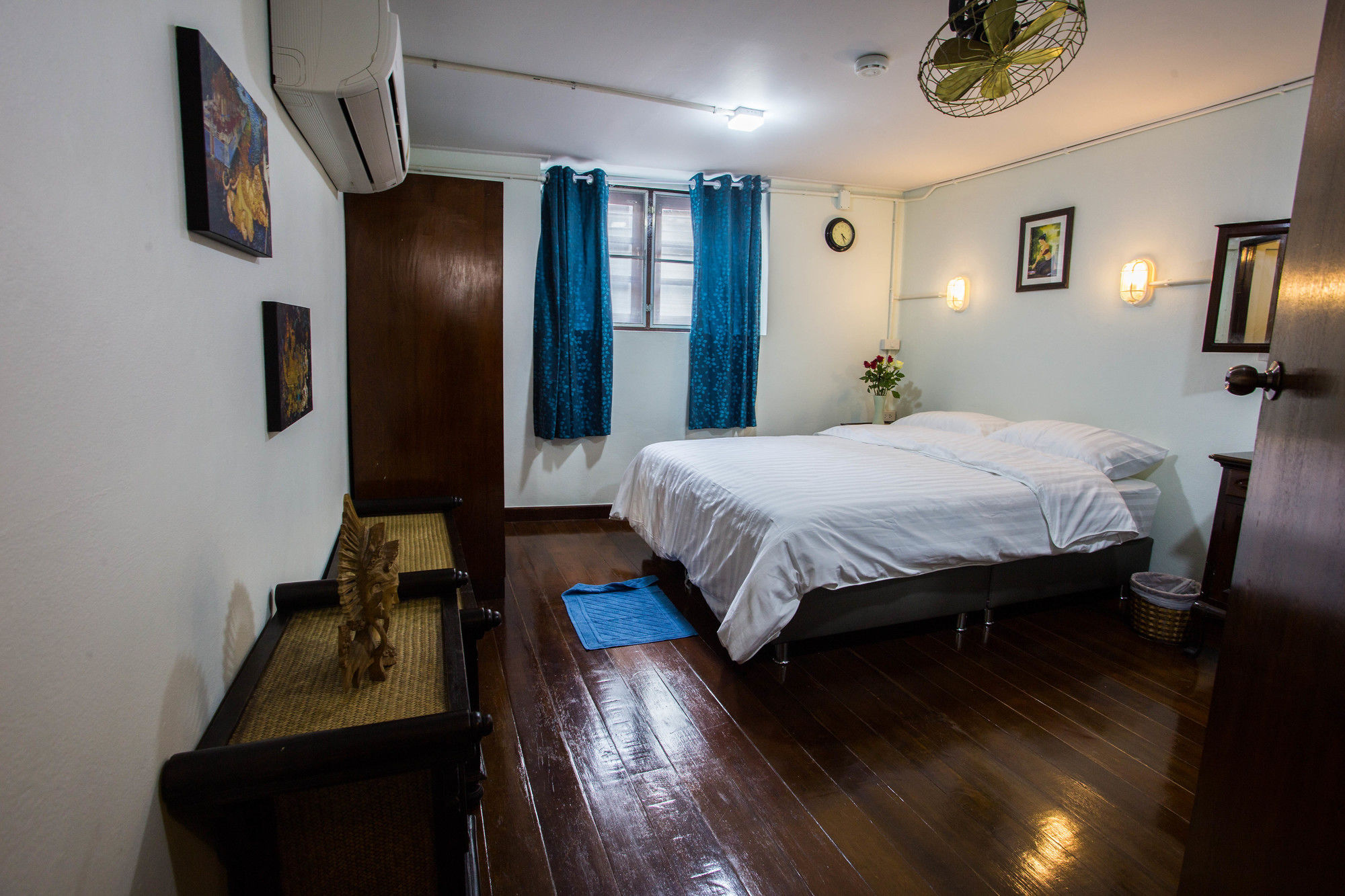 Фото Baan Gaysorn Hostel