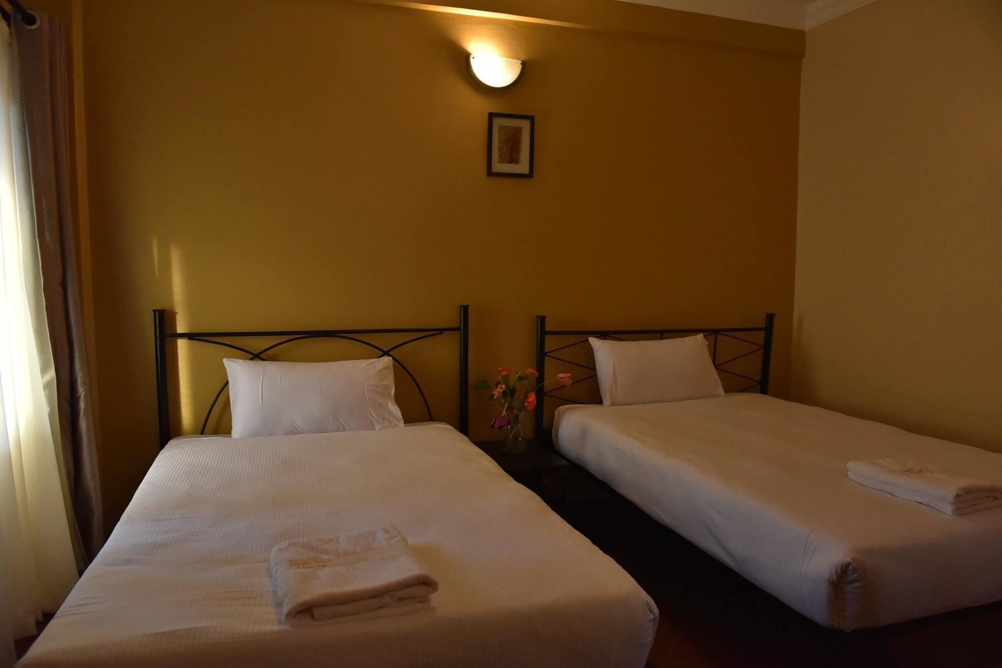 Фото Meley Impala Hotel