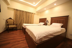 Diplomat Hotel (Islamabad, Sector G-7, Sector G-7 Markaz), hotel