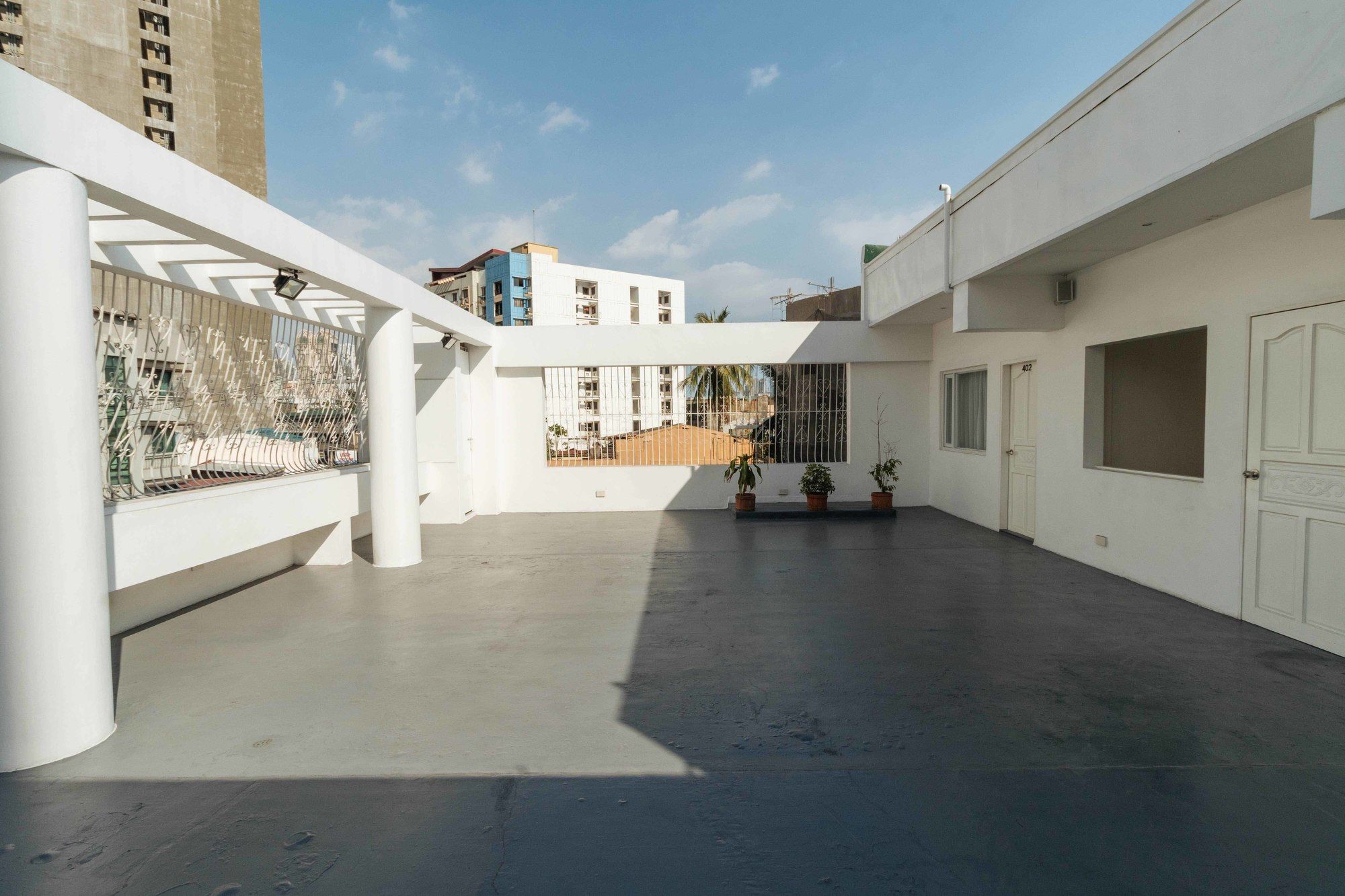 Фото RedDoorz Plus @ Boni Avenue Mandaluyong