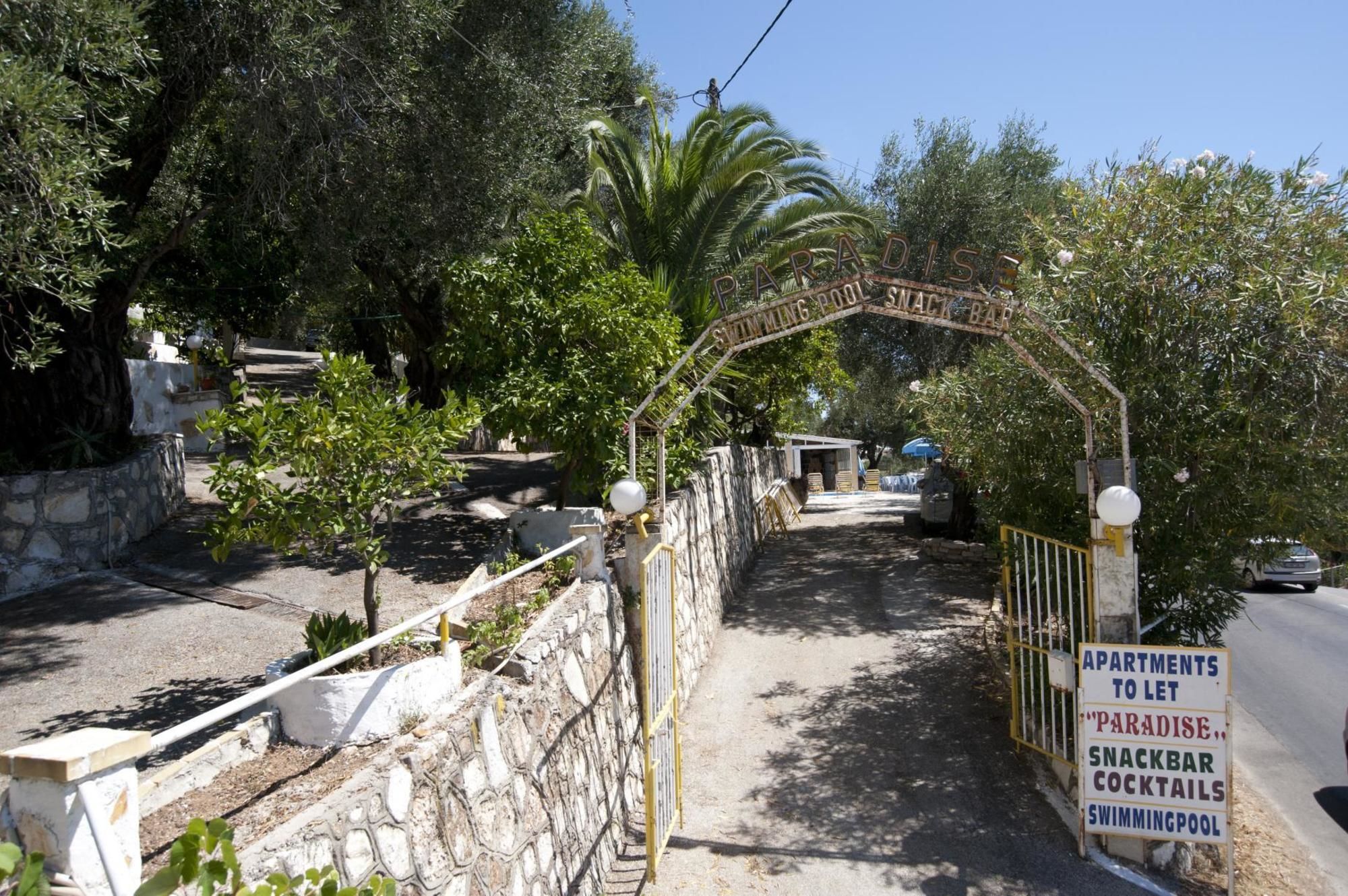 Фото Paradise Apartments