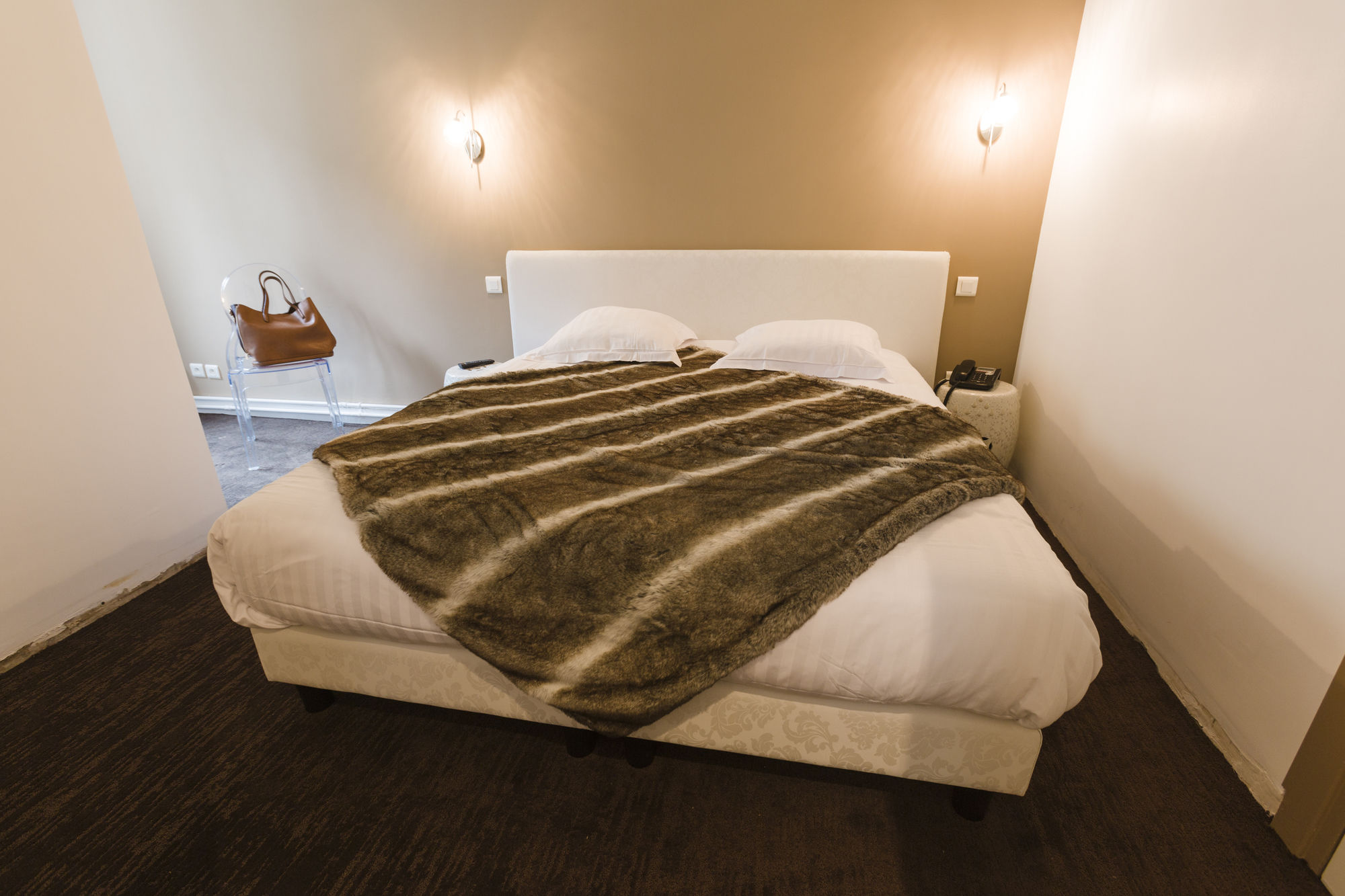 Фото Hôtel Le Saint Louis