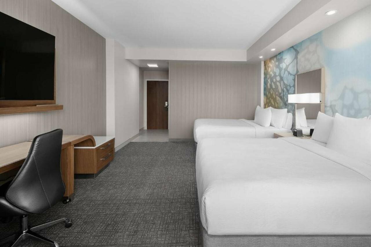 Фото Courtyard by Marriott Clearwater Beach