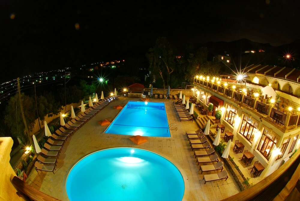 Фото Bellapais Monastery Village