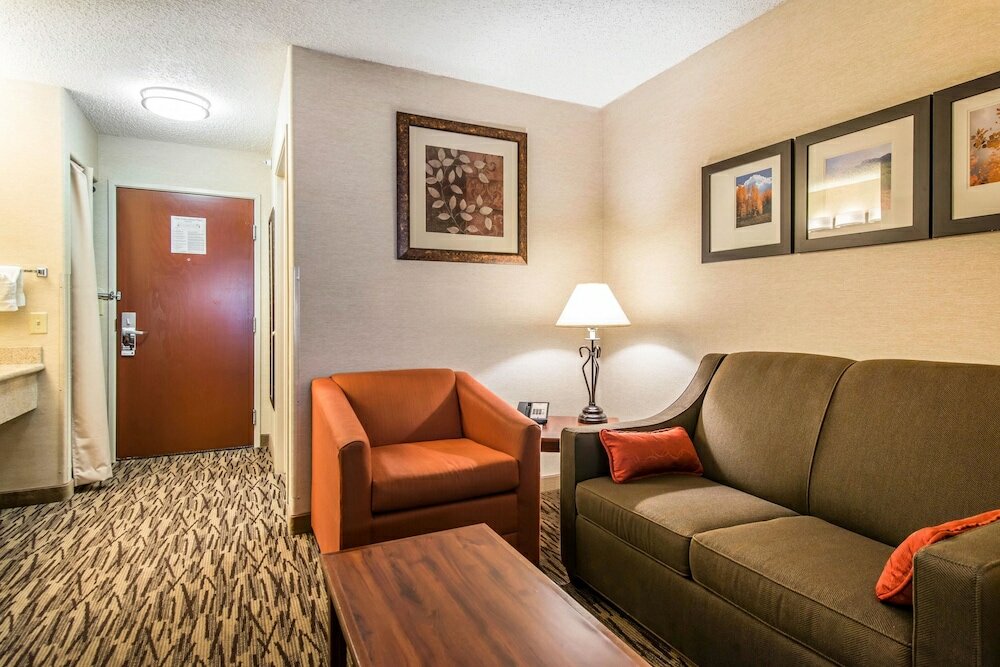 Фото Comfort Suites Golden West on Evergreen Parkway